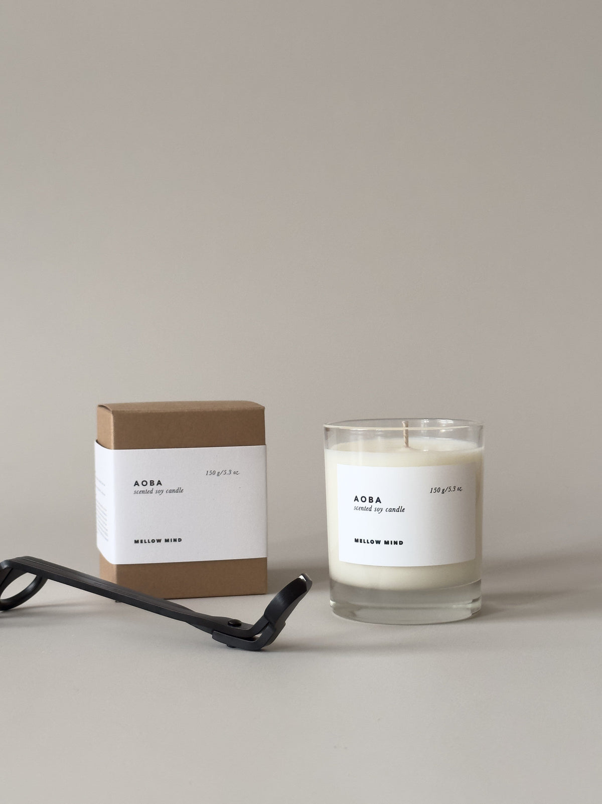 Mellow Mind AOBA duftlys i glass med eske og sort vekesaks